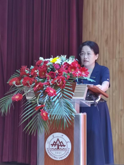 许教授照片.jpg